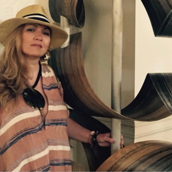 Meet your Posher, Daiana - Picture 2 of 12